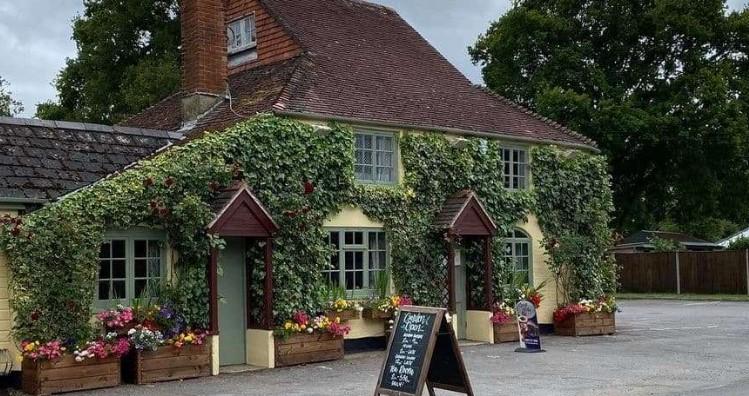 Compas Inn Shere THE COMPASSES INN, NEW FOREST, Hampshire | Pub info @ Publocation