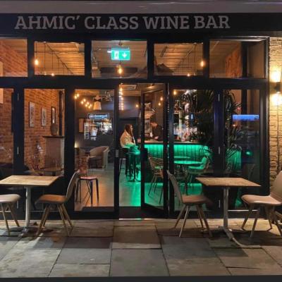 Ahmic Class Wine Lounge - image 1