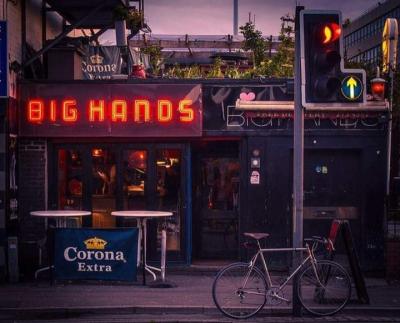 Big Hands Bar - image 1