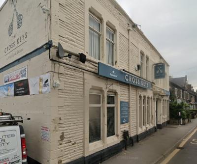 Cross Keys Hotel - image 1