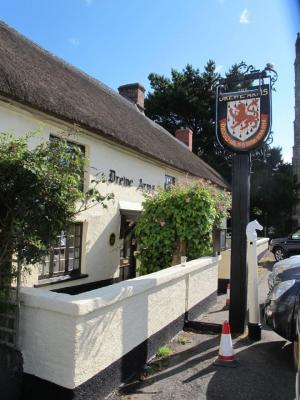 Drewe Arms - image 1