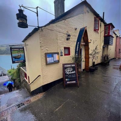 Ferry Inn - image 1