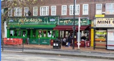 Ganleys Irish Bar - image 1