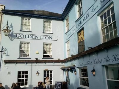 Golden Lion - image 1