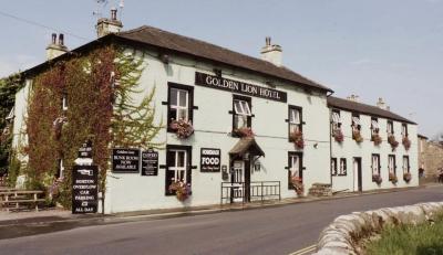 The Golden Lion Hotel - image 1