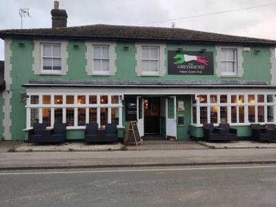 The Greyhound Italian Gastro Pub Charlwood - image 1