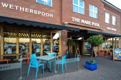 Jd Wetherspoon Mare Pool - image 1