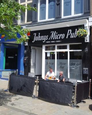 Johnny's Bar - image 1