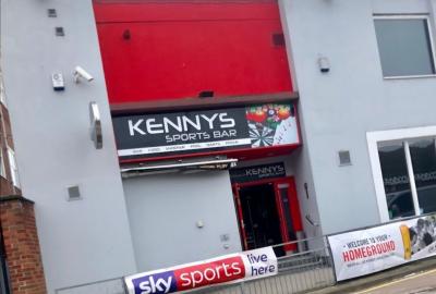 Kennys Sports Bar - image 1