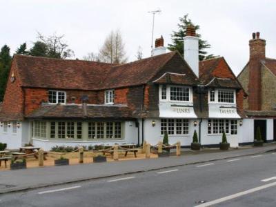 The Links Tavern - image 1