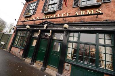 The Old Moseley Arms - image 1