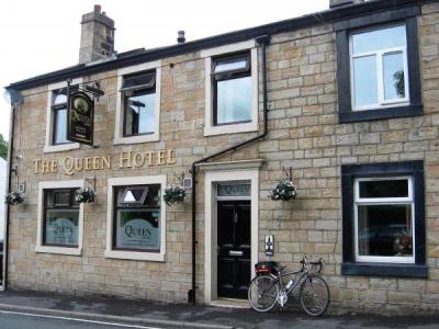 The Queen Hotel - image 1