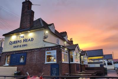 The Queens Head - image 1