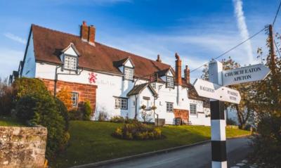 Red Lion Inn & Restaurant - image 1