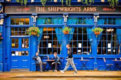 Shipwrights Arms - image 1