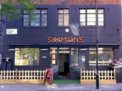 Simmons Bar Fitzrovia - image 1