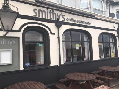 Smithys Bar - image 1