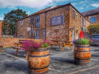 Storehouse Bar & Eatery - image 1