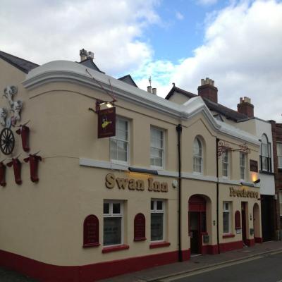 Swan Inn - image 1