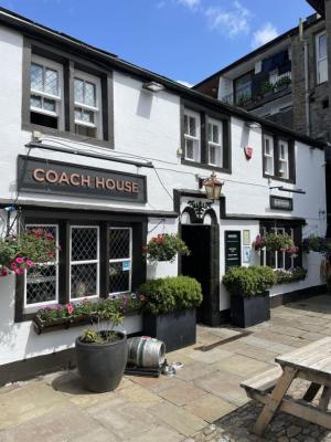 The Coach House Inn - image 1