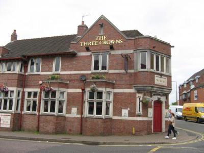Three Crowns Tap House - image 1