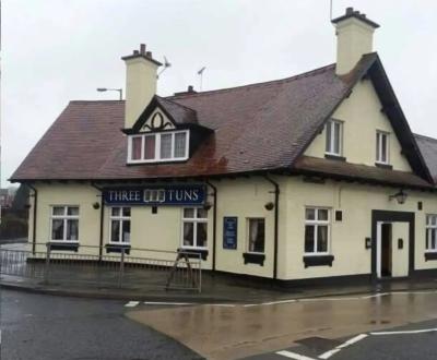 Three Tuns Inn - image 1