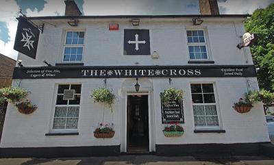 White Cross Inn - image 1