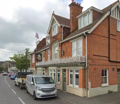 White Horse Hotel - image 1