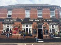 Bicton Inn - image 1