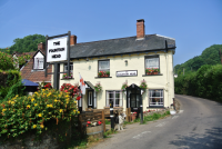 Fountain Head Inn - image 1