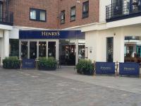Henrys Cafe & Bar
