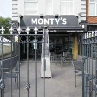 Monty's Bar - image 1