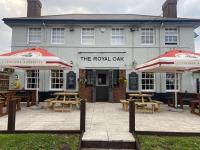 The Royal Oak Inn - image 1