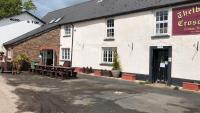 Thelbridge Cross Inn - image 1