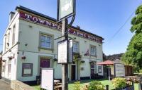 Towneley Arms Hotel - image 1