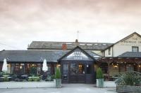 Waterloo Cross Inn - image 1