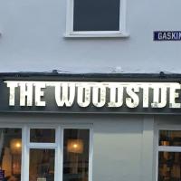 Woodside Bar and Kitchen - image 1